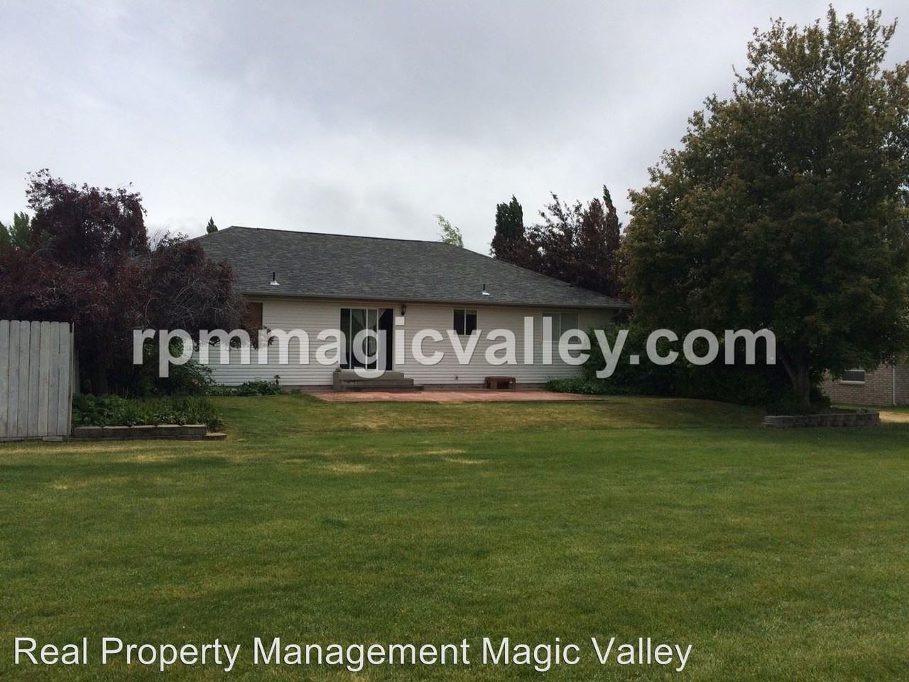 306 Diamond Dr - Photo 3 of 29