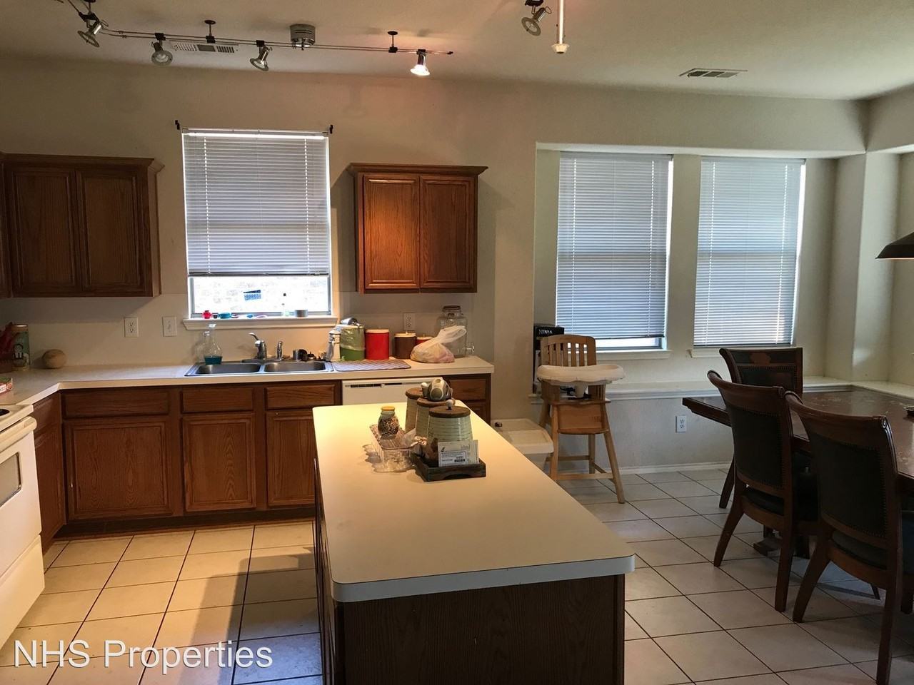 509 Braewick Dr - Photo 3 of 7