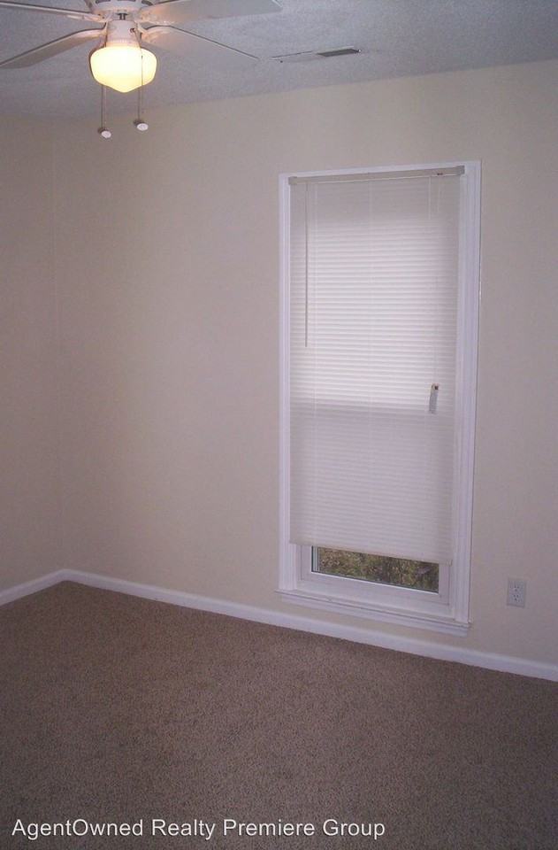 106 Chownings Ln - Photo 3 of 46