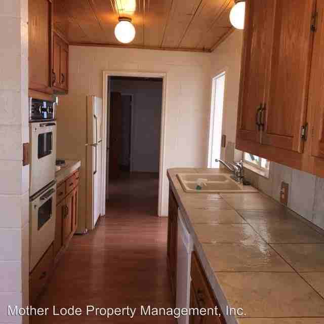 16299 Jacksonville Rd - Photo 2 of 11