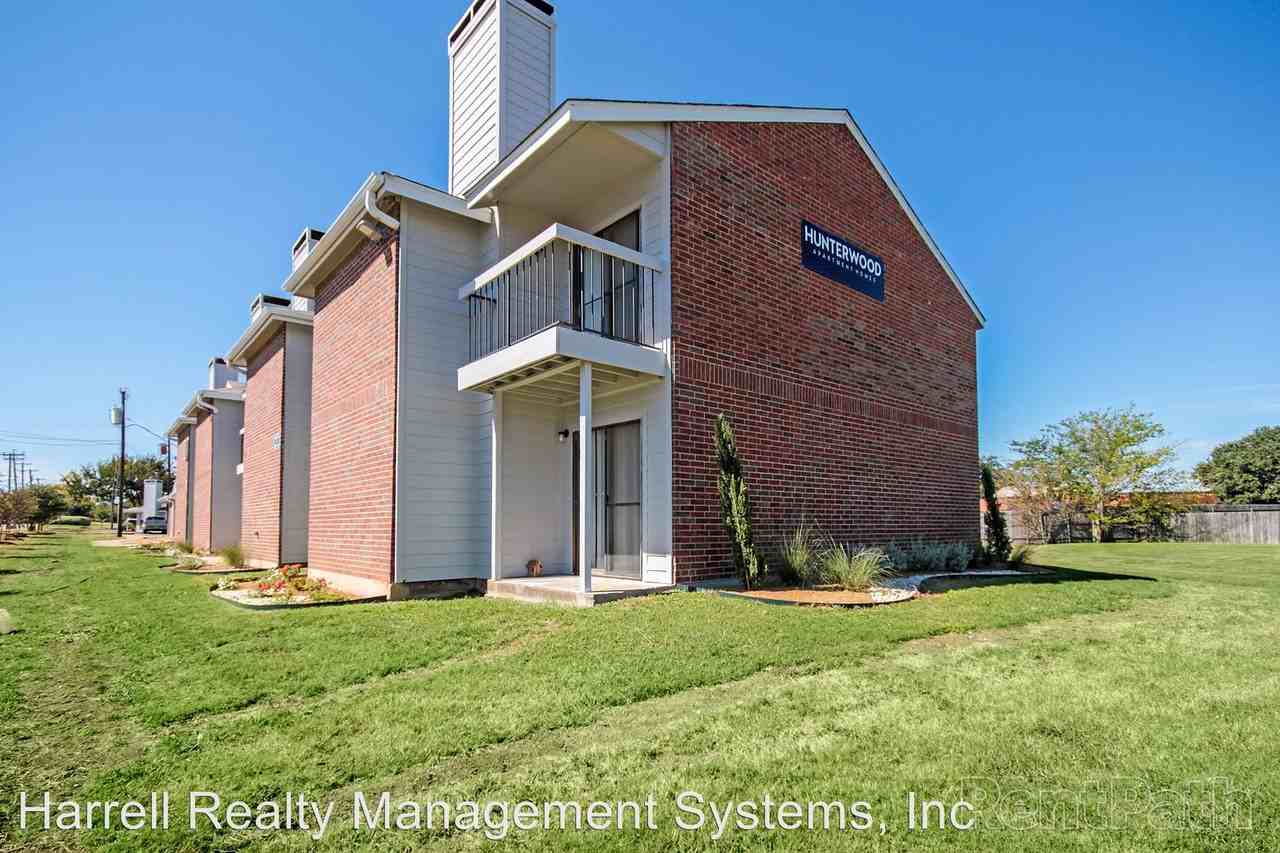 225 Londonderry Dr
