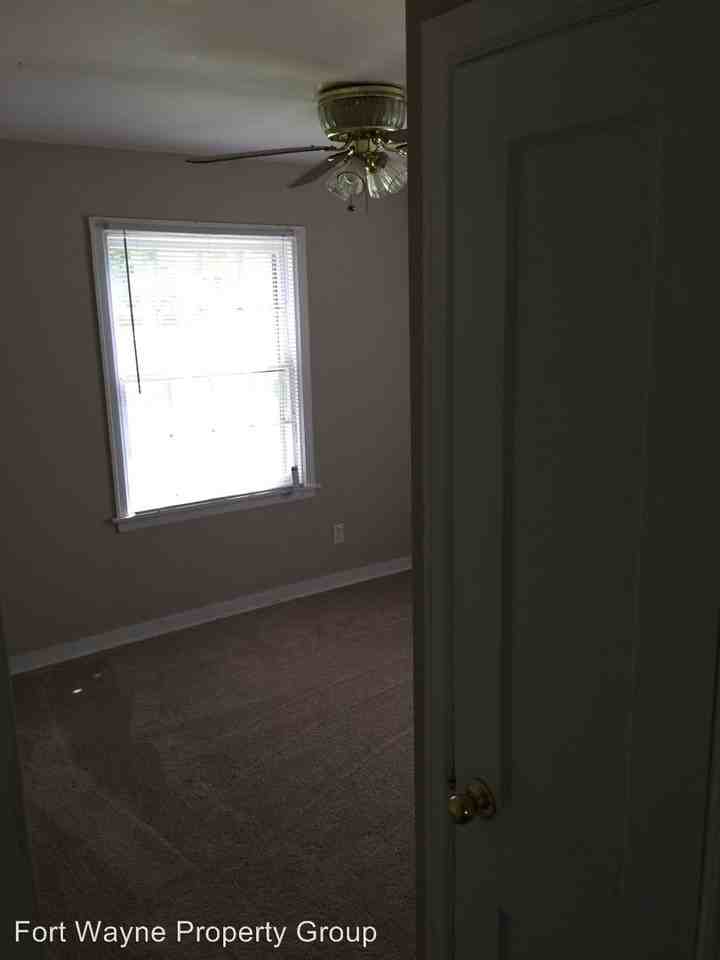 4602 Plaza Dr - Photo 3 of 12