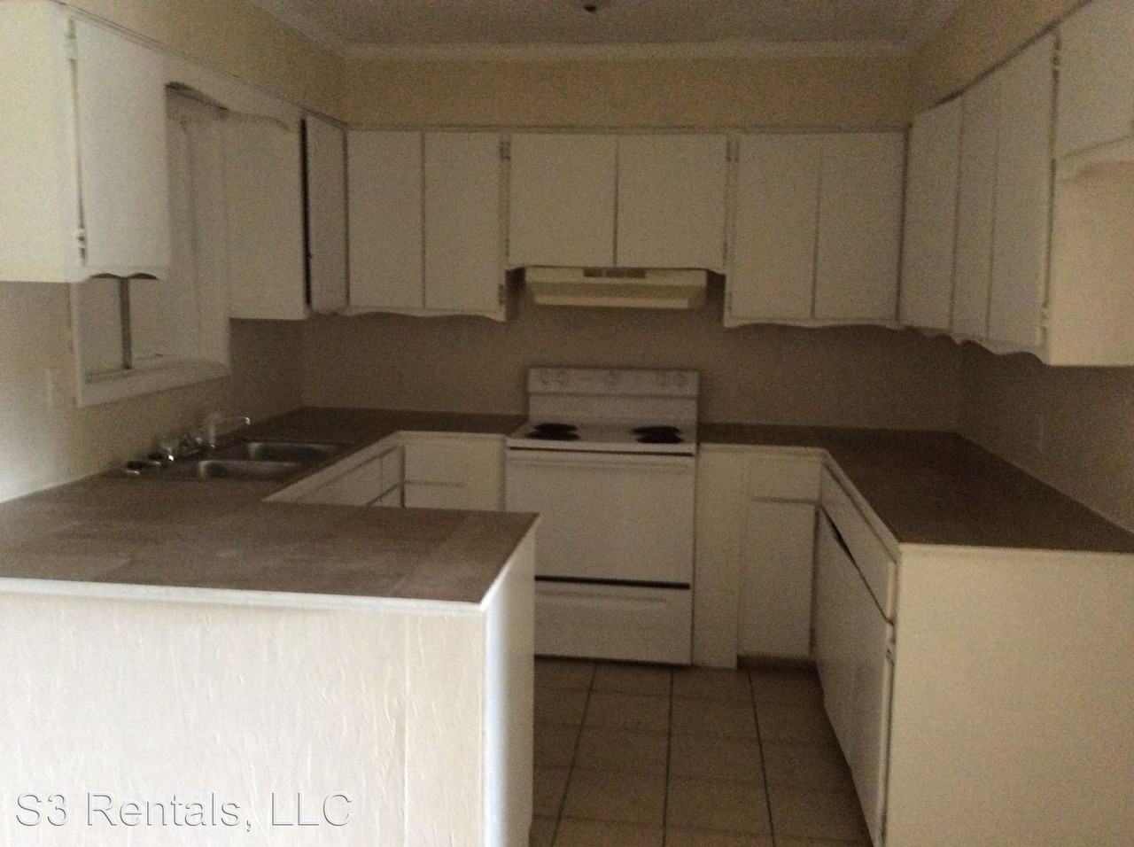 9801 Scott St - Photo 3 of 8