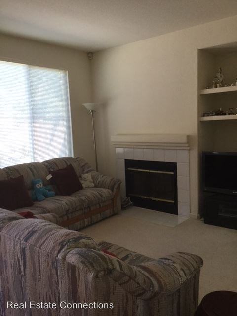 1832 Sonnet Ct - Photo 3 of 10