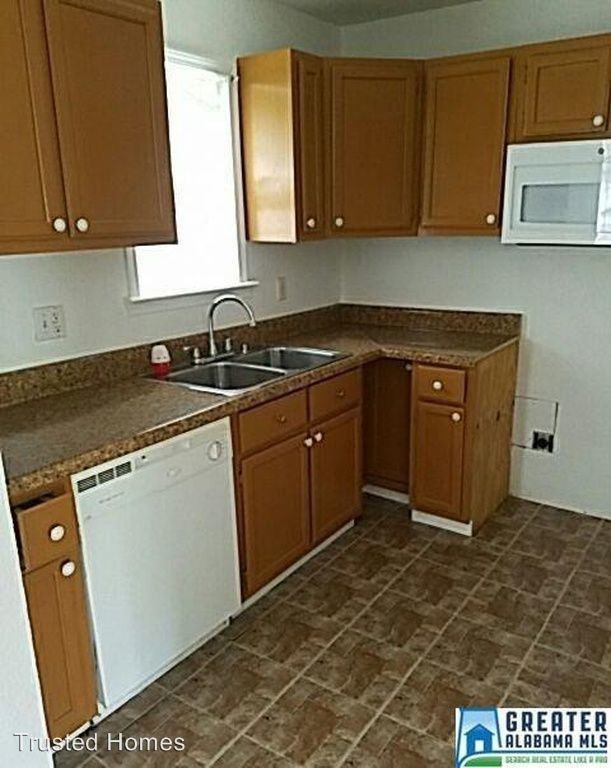 520 Chestnut St - Photo 2 of 5