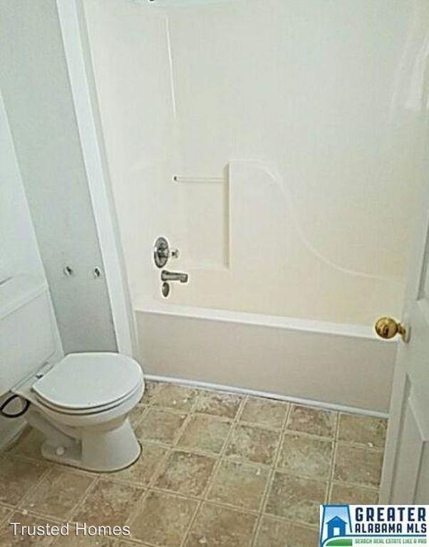 520 Chestnut St - Photo 3 of 5