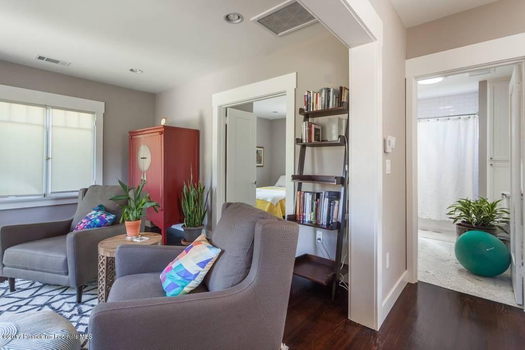 1166 Steuben St - Photo 3 of 11