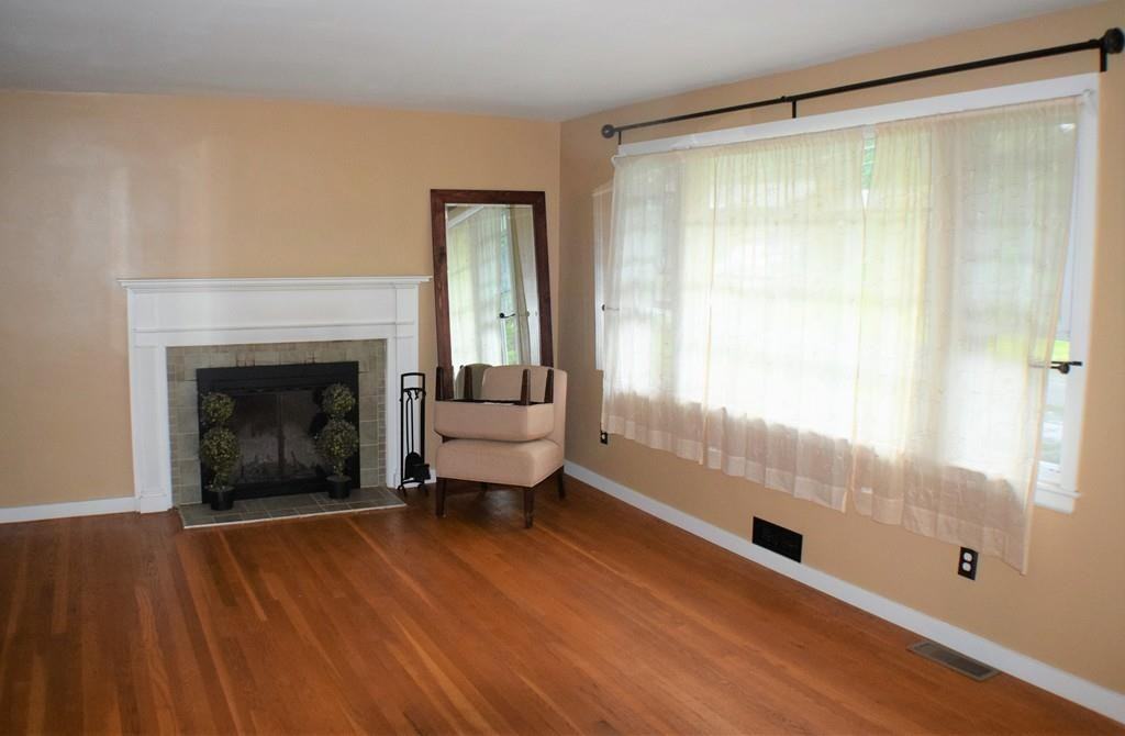 28 Ridgewood Rd - Photo 2 of 16