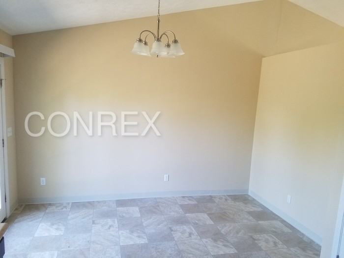 2318 Firth St - Photo 3 of 13