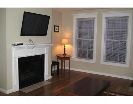 216 Main St #E2 - Photo 3 of 10