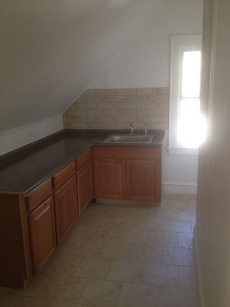 14 Iona Pl - Photo 3 of 4