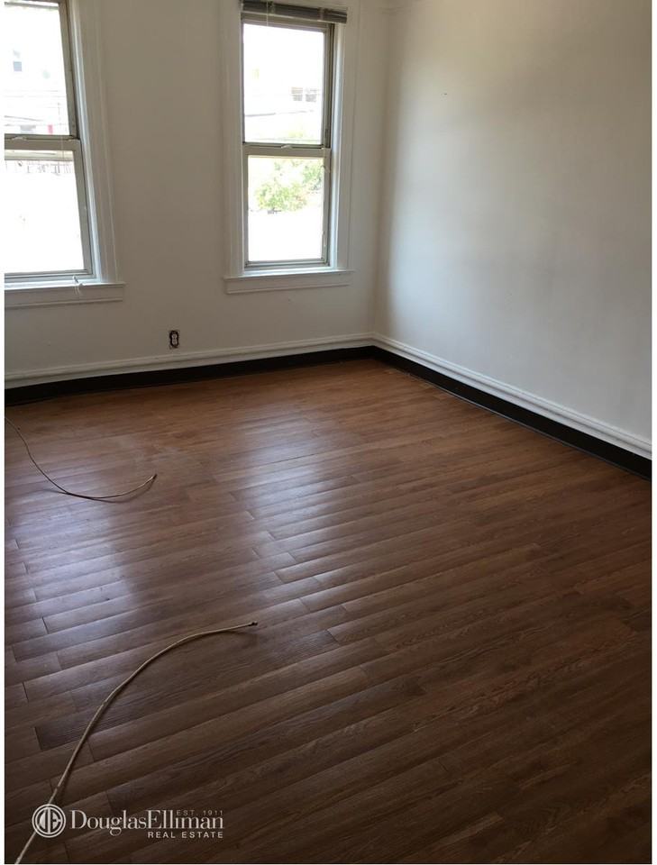 2066 E 28th St - Photo 2 of 7