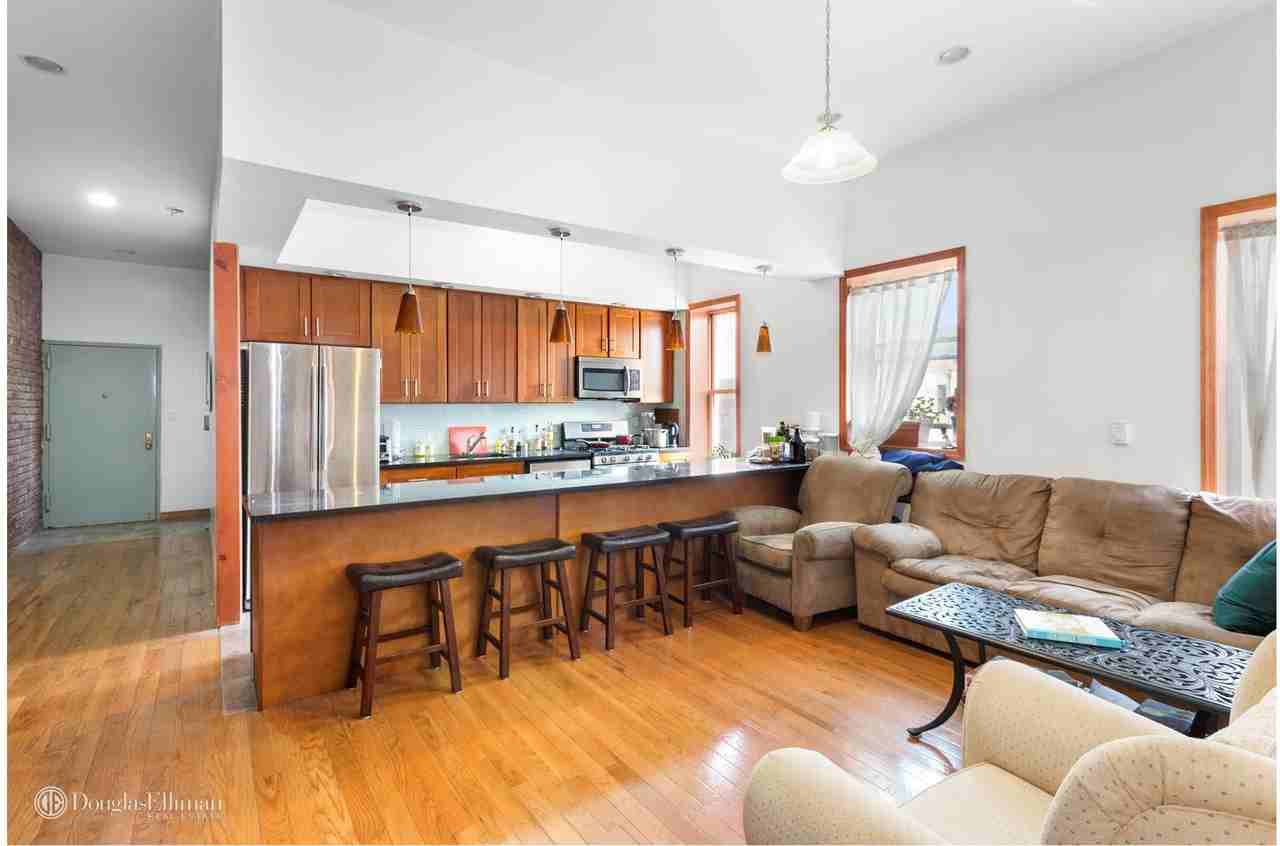 328 Baltic St #3 - Photo 2 of 4