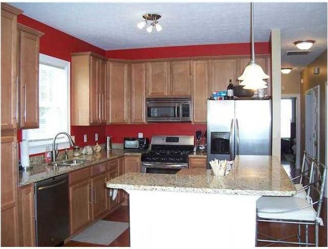 1720 Yandes St - Photo 2 of 9