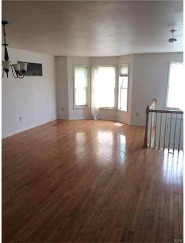 411 S Oak St - Photo 2 of 27