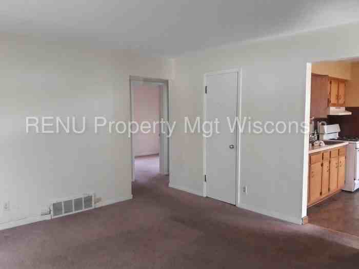 3618 S 23rd St - Photo 3 of 8