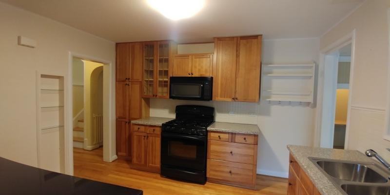 582 Churchill Avenue North - Photo 2 of 19