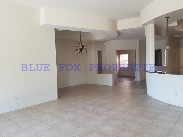 11582 N Moon Ranch Pl - Photo 2 of 15