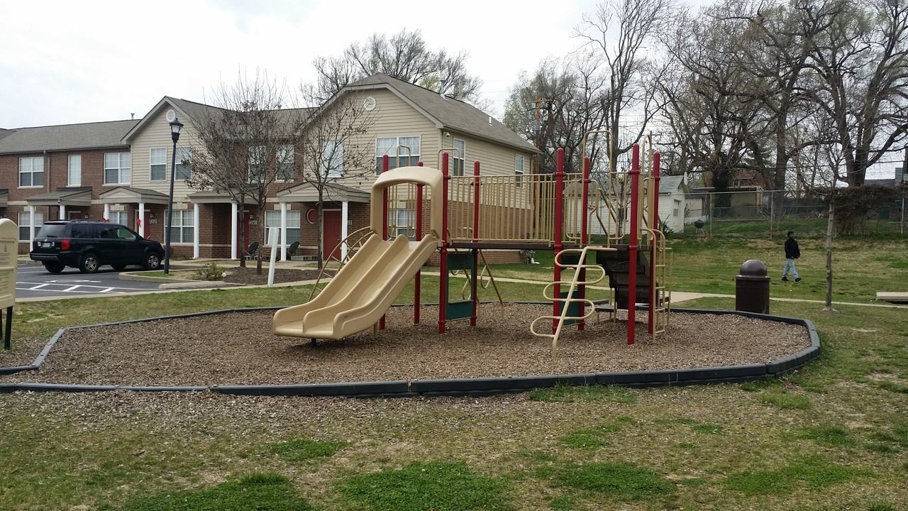 4355 Peyton Ln - Photo 2 of 4