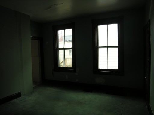 514 Maple St - Photo 3 of 14