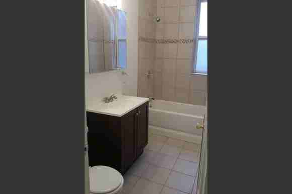 4400-10 N. Ashland Ave - Photo 3 of 3