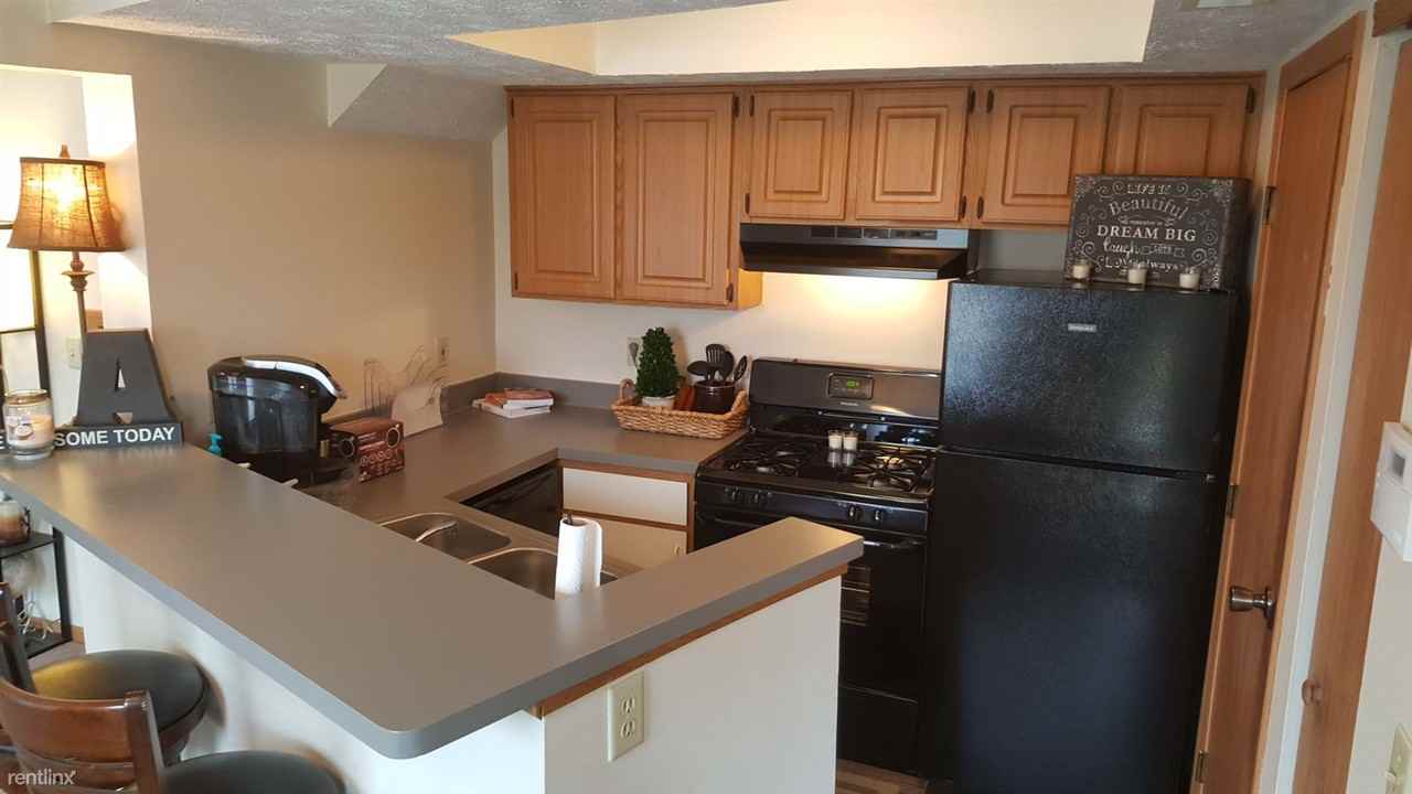 1823 Willow Wind Dr - Photo 2 of 7