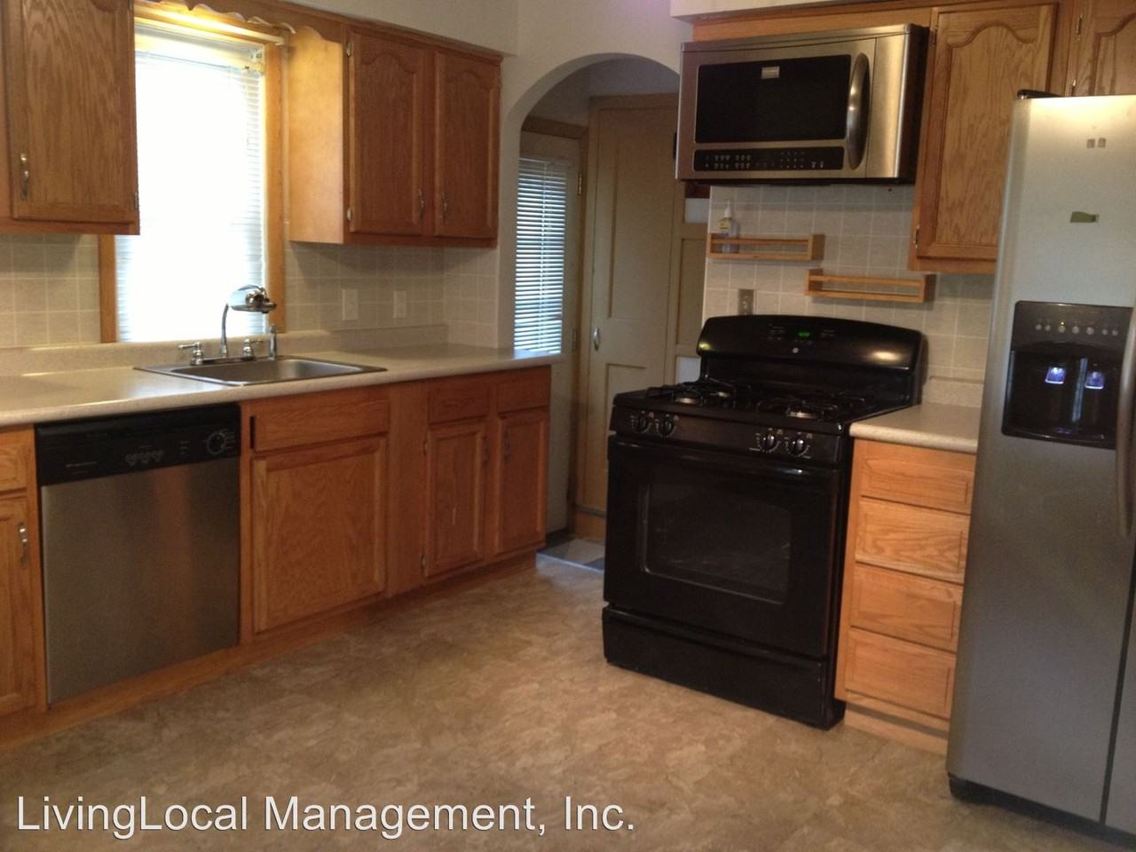 5254 Irving Ave N - Photo 3 of 7