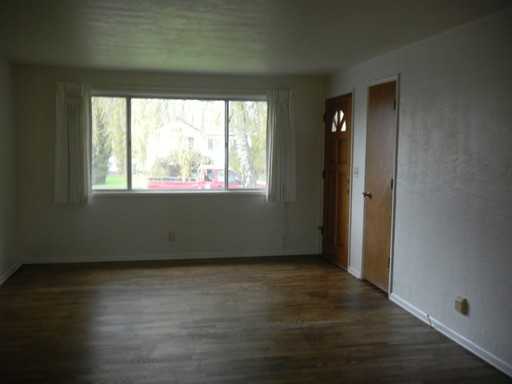 1425 Juhl St - Photo 2 of 5