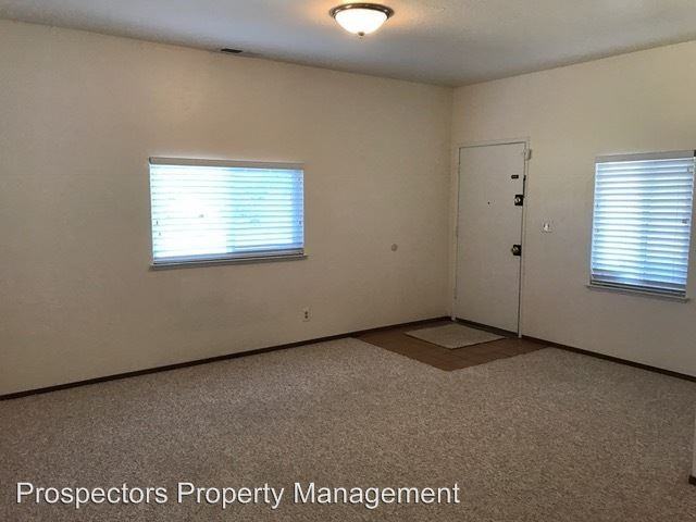 533 Live Oak Ave - Photo 2 of 9