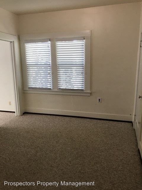 533 Live Oak Ave - Photo 3 of 9