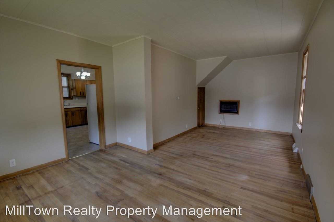 1726 10th St - Photo 3 of 21