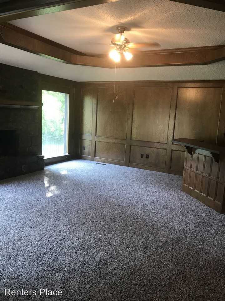 1008 W Ocala St - Photo 2 of 15