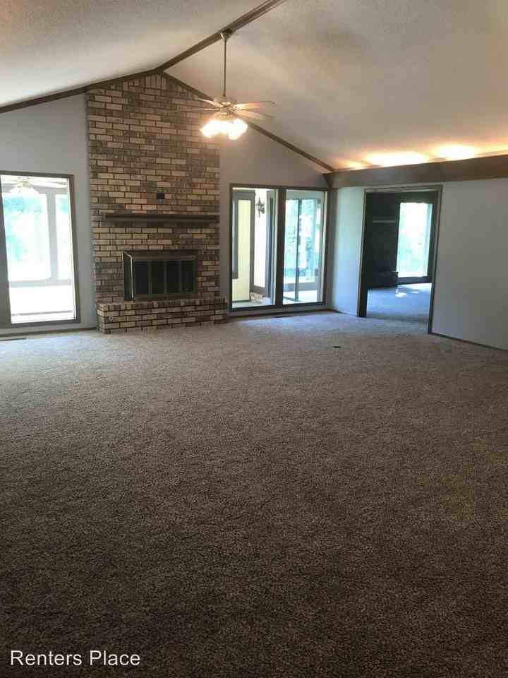 1008 W Ocala St - Photo 3 of 15