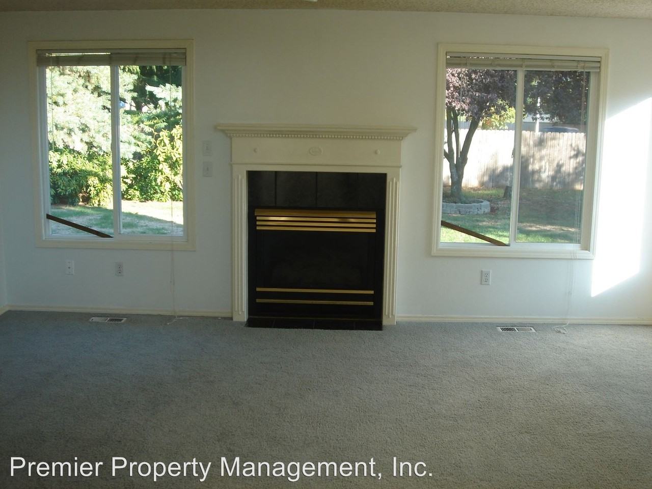 2601 NE 101st Ave - Photo 3 of 14