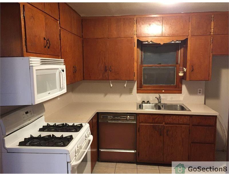1215 SW 61st St - Photo 2 of 5