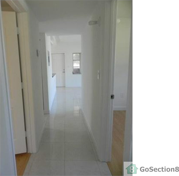 190 NW 31st Ave - Photo 2 of 10