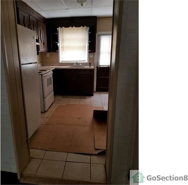 1816 S Chadwick St - Photo 3 of 18