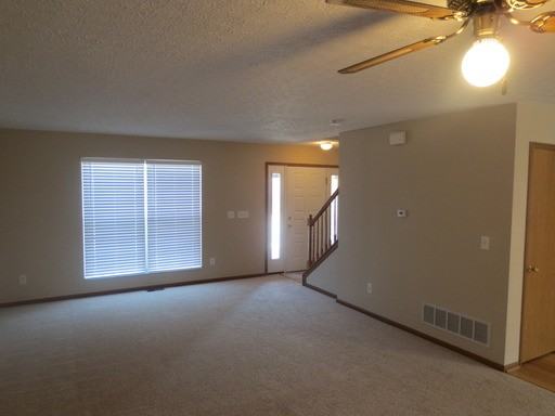 1333 Sandrell Dr - Photo 2 of 15