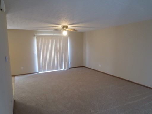 1333 Sandrell Dr - Photo 3 of 15