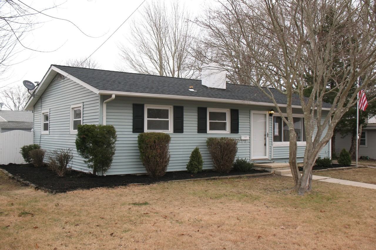 204 Barr Ave - Photo 2 of 15