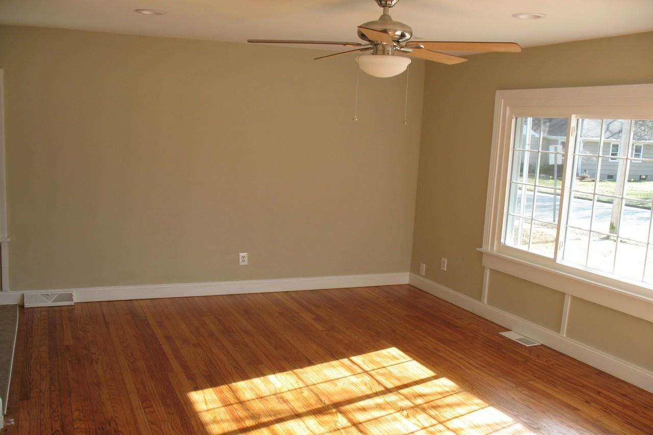 204 Barr Ave - Photo 3 of 15