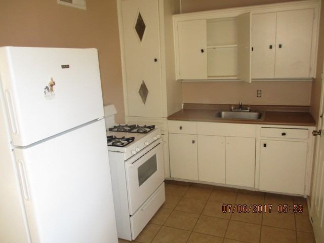 1317 St Johns Dr #3 - Photo 3 of 8