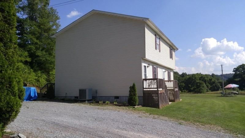 115 Dye Ln - Photo 3 of 8