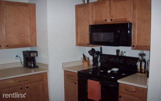 13104 Addington Dr - Photo 2 of 5