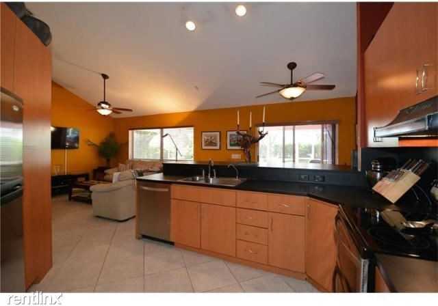 10668 Plainview Cir - Photo 3 of 28