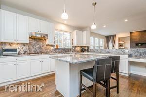 2326 Congressional Ln - Photo 3 of 26