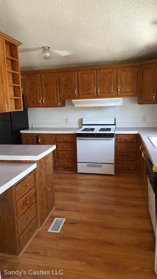 915 1/2 Chestnut St - Photo 2 of 10