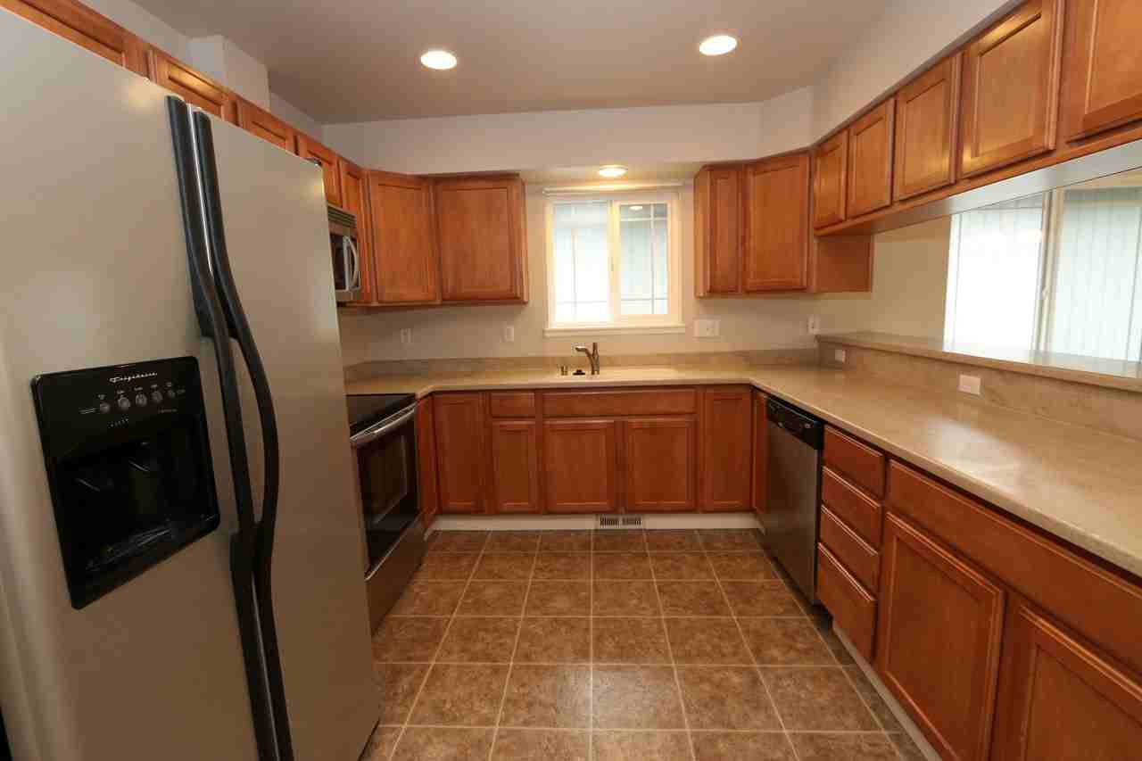 20730 Mountainside Dr - Photo 3 of 31