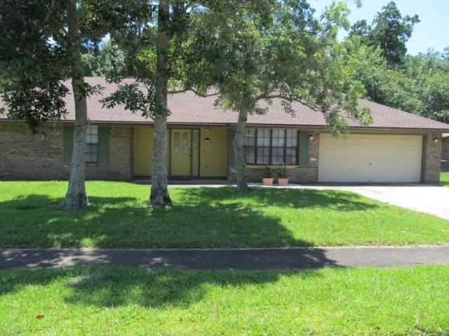 757 Overbrook Dr - Photo 3 of 38