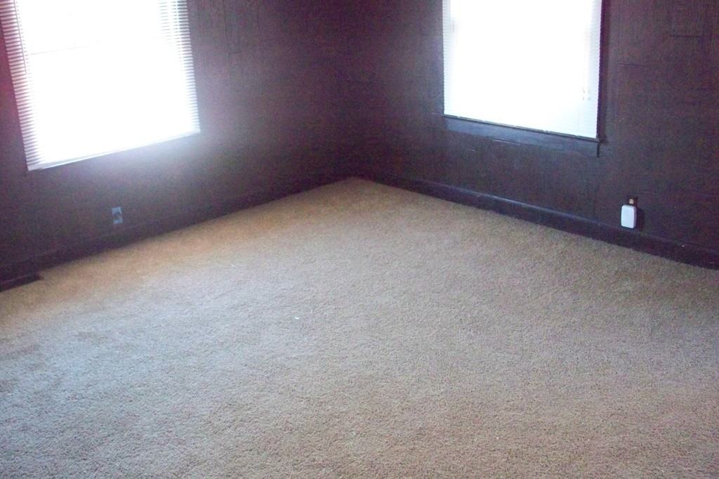 102 S Claremont Ave - Photo 2 of 7